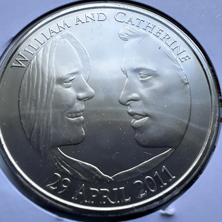 2011 £5 UK Coin William & Kate Royal Wedding - A Time to Remember - History