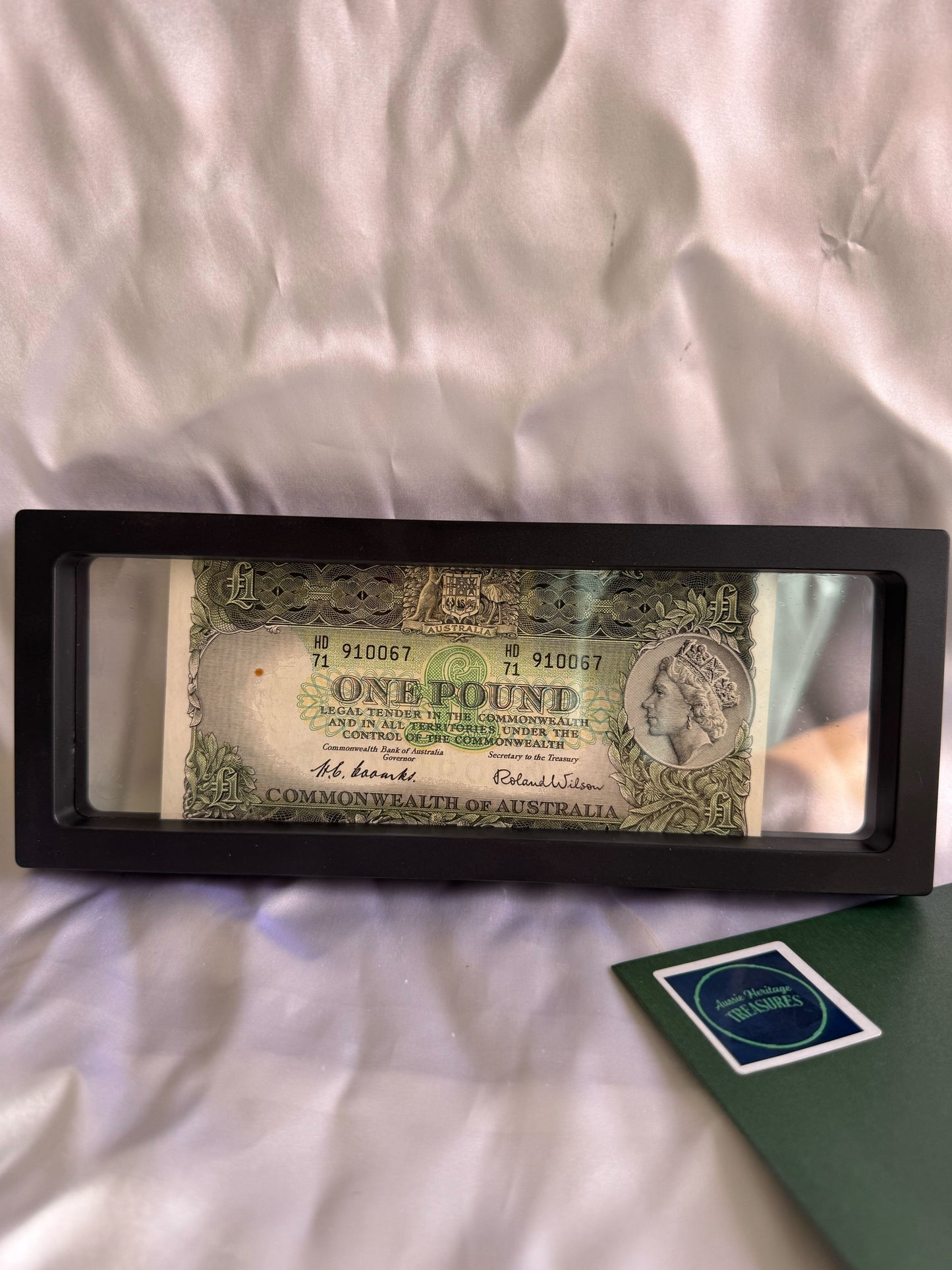 1953 Australian One Pound Banknote – Coombs & Wilson (R33) – About Uncirculated