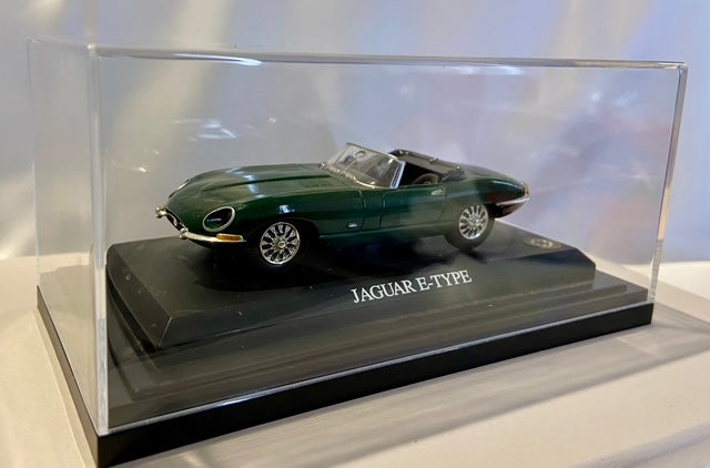 1961 E-Type Jaguar Roadster - Green 1:43 Scale Replica Car