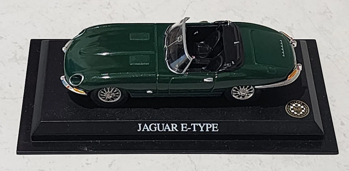 1961 E-Type Jaguar Roadster - Green 1:43 Scale Replica Car