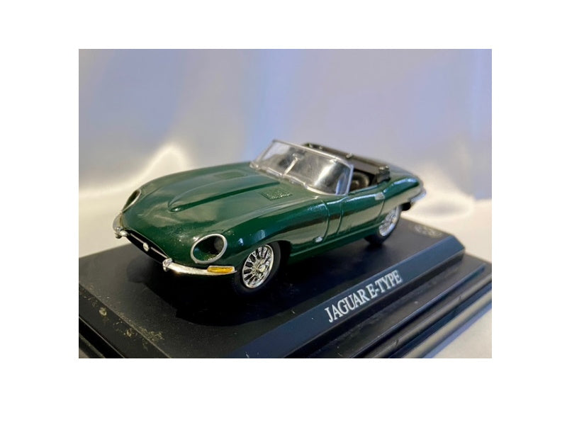 1961 E-Type Jaguar Roadster - Green 1:43 Scale Replica Car